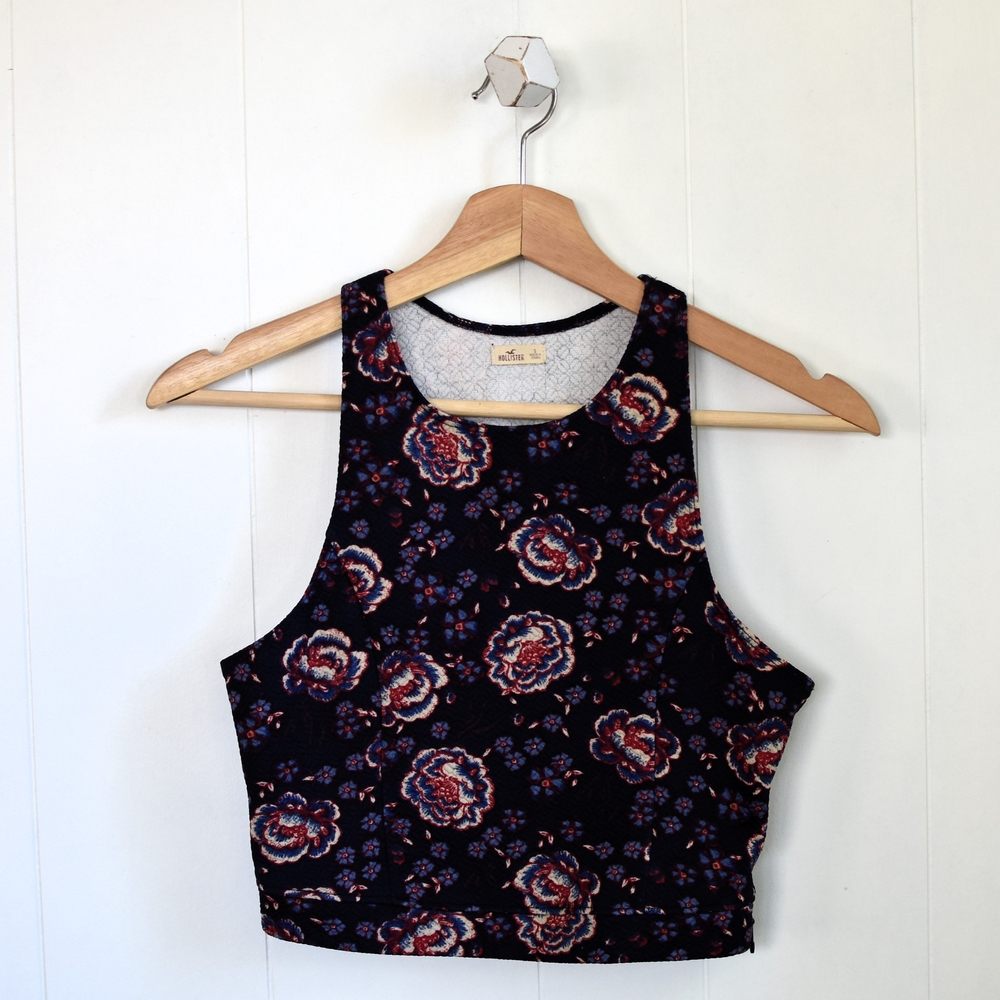 ☆ HOLLISTER Floral Crop Top